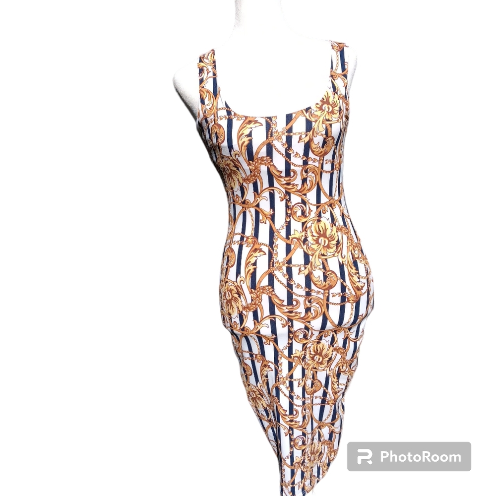 Stretch form fitting bodycon dress -- size small -- New